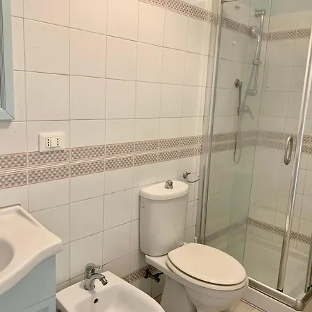 Isa-apartments In With Private Equipped Outdoor Area And Maximum 5 Minutes From The Appartamento Marina di Massa